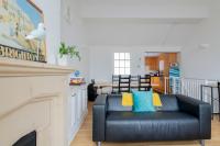Fantastic 3 Bed Brighton House- Sleeps 6- SUPERFAST WiFi and Garage - Chambres d’hôtes Brighton