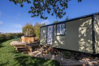 Camera Matrimoniale con Vista Giardino