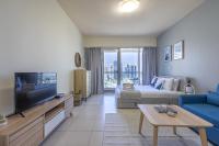 B&B Dubai - HiGuests - Modern Studio with Incredible City Skyline View - Bed and Breakfast Dubai