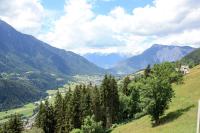 Apartment with Mountain View