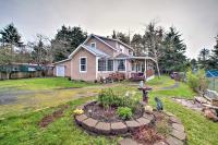 Updated Coos Bay Home about 2 Mi to Pacific Ocean - Chambres d’hôtes Coos Bay