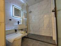 Quadruple Room with Private Bathroom