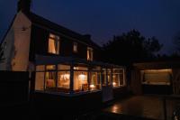 Hot Tub Pet Friendly Luxury Cosy Cottage, Near Withernsea and Patrington - B&B