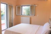Minas apartment 2mins walking from Stoupa beach, UPGRADED Wi-Fi - Chambres d’hôtes Stoúpa