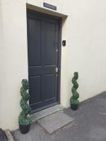 The Mews, Character cottage in The South Hams, Stunning walks on the doorstep, a 20 minute drive to the beautiful sandy beaches, Quiet courtyard setting with free off road parking! - B&B