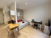 B&B Grenoble - Place de Metz, Hyper-centre Grenoble, Studio 25 m2 - Bed and Breakfast Grenoble