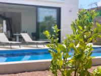 B&B Orihuela Costa - Modern 4 Bed Villa with Pool at Las Colinas LC1 - Bed and Breakfast Orihuela Costa