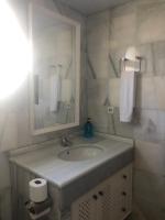 Camera Matrimoniale con Bagno in Comune 