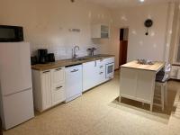 Grand appartement lumineux tout confort en plein coeur d'Arbois - Chambres d'hôtes Arbois