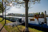 B&B Bruges - Houseboat Jana - with sauna and terrace - Bed and Breakfast Bruges