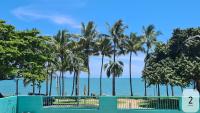 B&B Townsville - Emthree Seaside Apartments - Bed and Breakfast Townsville