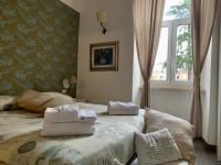 Guest House Casa Vicenza - Bed and Breakfast Rome
