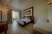 Deluxe Family Room with free drop off to Galle Fort 