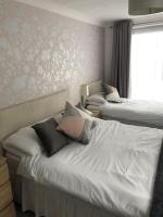 B&B Basingstoke - Basingstoke En Suite Room in Garden Annex - Bed and Breakfast Basingstoke