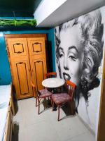 Dreibettzimmer mit Gemeinschaftsbad