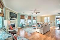 B&B Surf City - Chic Surf City Retreat Less Than 1 Block to Beach! - Bed and Breakfast Surf City