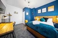 The Mount 7 bed house Sleeps 14 ENSUITE Free HS WIFI TVs in rooms CITY CENTRE Inspire Homes - Chambres d'hôtes Coventry