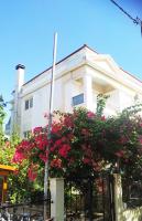 Holiday Nest & parking - B&B Ialysós