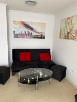 Tu oasis junto al mar te espera en este hermoso departamento a pasos de la playa El Faro - B&B La Serena