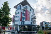 Albert-INN-Glowe - barrierefrei & 3 Schlafzimmer & Strandkorb-saisonal & Sauna im Haus & Fahrräder, Bollerwagen & E-Ladesäule in der Anlage - Chambres d'hôtes Glowe