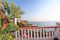 Appartamento con 2 Camere da Letto e Patio - Edificio Separato