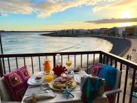 EmyCanarias Primera Línea De Playa - B&B Arinaga