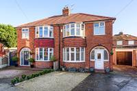 Bishy Road Hideaway near York Racecourse - B&B