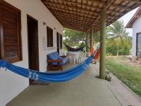 CHALE PERTO DA PRAIA COM DUAS SUITES E VARANDAO - B&B Pacatuba