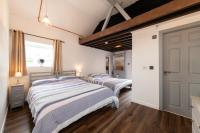 B&B Newtownabbey - Coastguard Boat House on Belfast Lough - Bed and Breakfast Newtownabbey