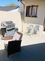 Cozy guest suite with private access - B&B Roodepoort