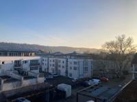 Apartment with Mountain View