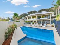 Oceans Eleven at Iluka Resort Apartments - Bed and Breakfast