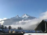 Ferienwohnung Watzmannblick & Hallenbad - Bed and Breakfast Berchtesgaden