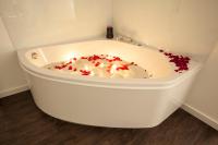 Deluxe Suite with Spa Bath