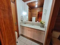 Driepersoonskamer met Eigen Badkamer