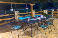 Luxury house Ivan with 4 bedrooms - B&B Divojevići