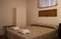 Zimmer mit Kingsize-Bett - Barrierefrei/befahrbare Dusche