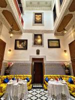 Riad Dar Guennoun - Luxury Suites in the Heart of Fes - B&B Fes