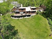 Exclusive High End Candlewood Lake retreat - B&B