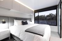 Six-Bedroom Houseboat - Iconic Luxury
