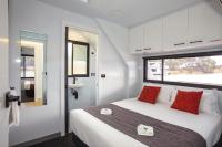 Five-Bedroom Houseboat - Ultimate Indulgence II