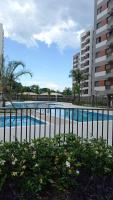 Martim Praia Clube- Apto com ar-condicionado, ventiladores de teto, churrasqueira, self check-in, estacionamento, próximo a praia Martim de Sá - B&B Caraguatatuba