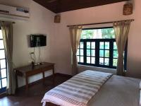 Deluxe Double Room (2 Adults + 1 Child)