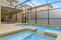 Spacious Vacation Home with Pool & Jacuzzi Near Disney - Bed and Breakfast Kissimmee