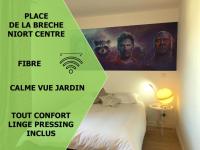 B&B Niort - Le Galaxy centre la Brèche wifi calme vue jardin - Bed and Breakfast Niort