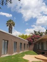 Rose Guesthouse Klerksdorp - Bed and Breakfast
