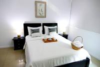 Ecusuites Puerto Santa Ana - River Junto a Hotel Wyndham - Bed and Breakfast Guayaquil