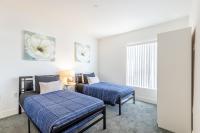 Fully furnished 3 Bedroom Apartment on Poinsettia Place apts - B&B Los Angeles