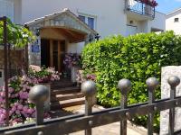 Apartments Leo - B&B Vantačići