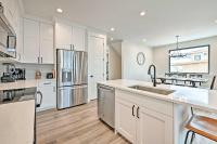 Newly-Built Lakeside Gem with Community Perks! - B&B Huntsville